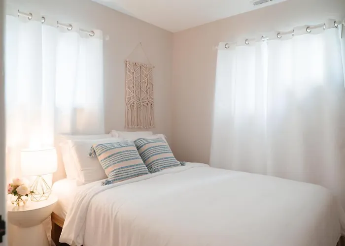 Calm & Well-equipped 2br Chicago - Cozy Dunning