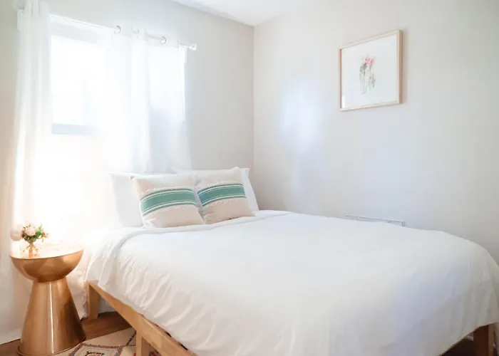 Calm & Well-equipped 2br Chicago - Cozy Apartment *