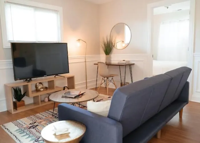 Calm & Well-equipped 2br Chicago - Cozy * Dunning