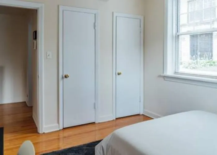 Calm & Well-equipped 2br Chicago - Cozy