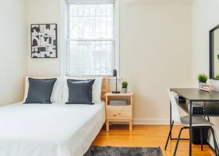 Calm & Well-equipped 2br Chicago - Cozy * Dunning